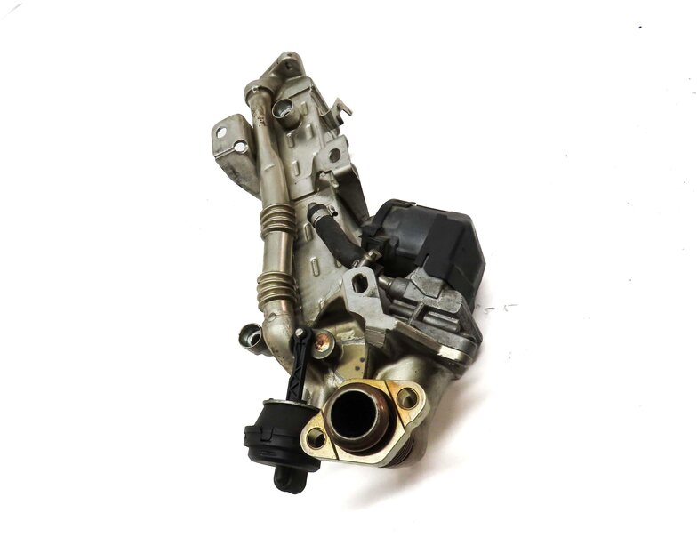 Thumbnail 3: 2014-2018 BMW 328i (F30) 2.0L N47T TURBO DIESEL ENGINE EGR INTERCOOLER