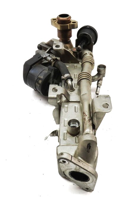 Thumbnail 5: 2014-2018 BMW 328i (F30) 2.0L N47T TURBO DIESEL ENGINE EGR INTERCOOLER