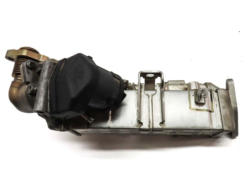 Thumbnail 8: 2014-2018 BMW 328i (F30) 2.0L N47T TURBO DIESEL ENGINE EGR INTERCOOLER