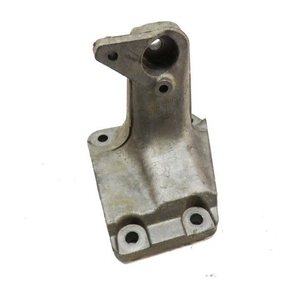 Thumbnail 2: 2016 BMW 328d (F30) 2.0L TURBO DIESEL N47T RIGHT ENGINE MOTOR MOUNT BRACKET