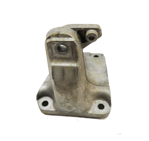 Thumbnail 4: 2016 BMW 328d (F30) 2.0L TURBO DIESEL N47T RIGHT ENGINE MOTOR MOUNT BRACKET