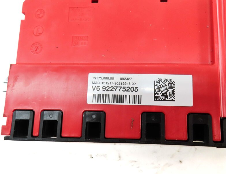 Thumbnail 4: 2016 BMW 328d (F30) BATTERY POWER DISTRIBUTION MODULE 61149227752