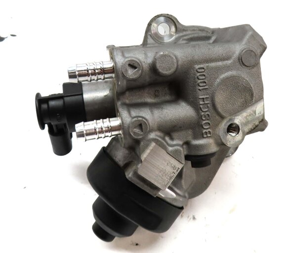 Thumbnail 5: 2014-2017 BMW 328i X3 (F25 F30) 2.0L N47T DIESEL ENGINE FUEL INJECTION PUMP