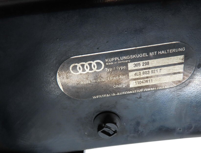 Thumbnail 5: 2007-2015 AUDI Q7 (4L) REAR LOWER TRUNK BUMPER TOWING TOW HITCH RECEIVER