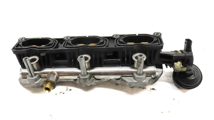 Thumbnail 4: 2014 AUDI Q7 4L 3.0L SUPERCHARGED ENGINE RIGHT LOWER INTAKE MANIFOLD & FUEL RAIL