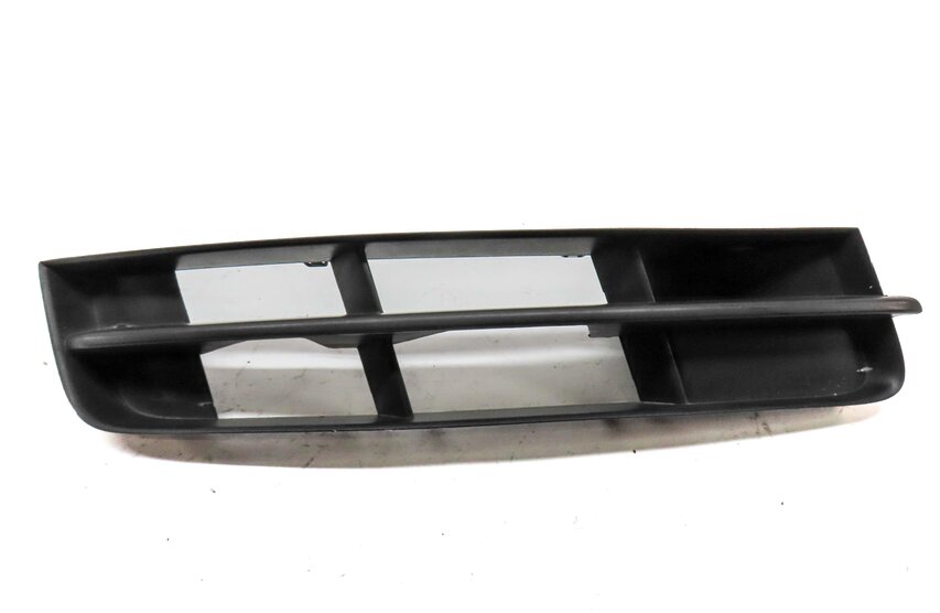 Thumbnail 2: 2014 AUDI Q7 (4L) FRONT RIGHT PASSENGER LOWER OUTER BUMPER GRILLE AIR VENT TRIM
