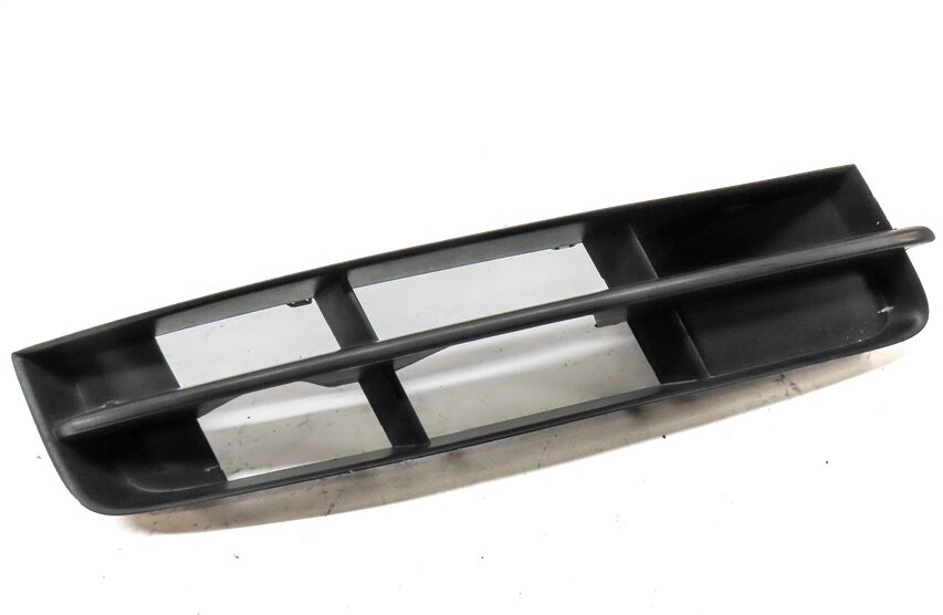 Thumbnail 3: 2014 AUDI Q7 (4L) FRONT RIGHT PASSENGER LOWER OUTER BUMPER GRILLE AIR VENT TRIM