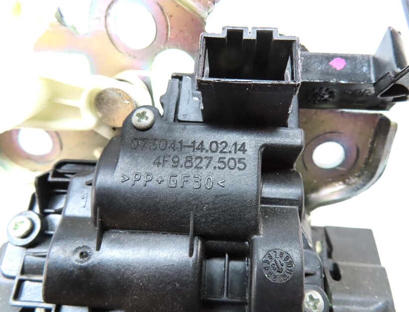 Thumbnail 7: 2014 AUDI Q7 (4L) REAR HATCH TRUNK LOCK LATCH ACTUATOR 4F9827505