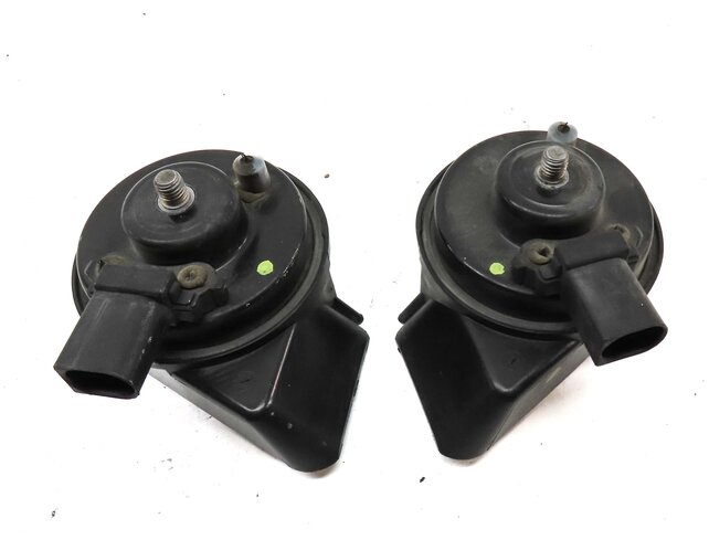 Thumbnail 4: 2007-2015 AUDI Q7 R8 (4L 4S) HIGH & LOW TONE HORN SET-2