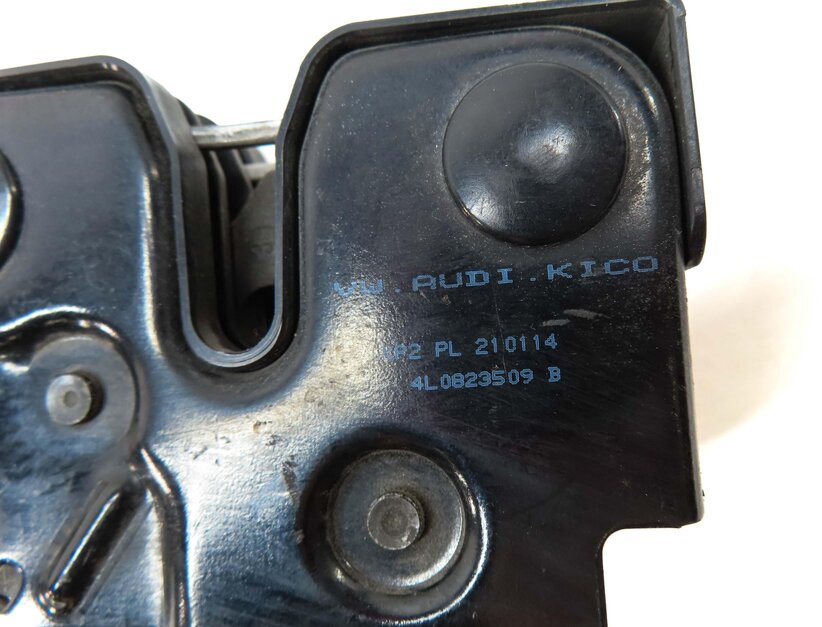 Thumbnail 7: 2014 AUDI Q7 (4L) FRONT LOWER HOOD LOCK LATCH ACTUATOR w/ WIRE HARNESS