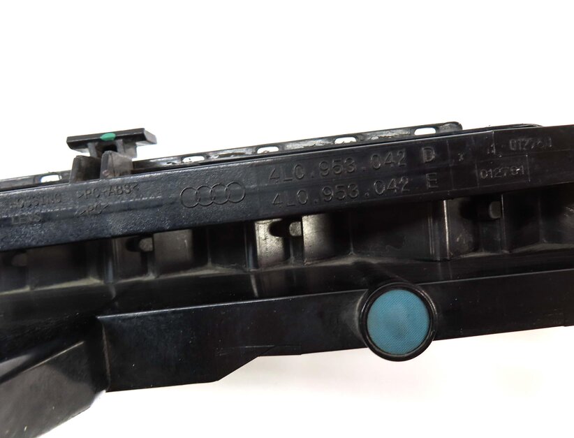Thumbnail 8: 2010-2015 AUDI Q7 (4L) RIGHT FRONT PASSENGER TURN SIGNAL MARKER LIGHT LAMP (LED)