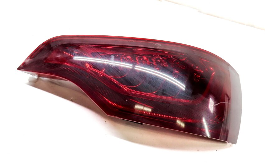 2010-2015 AUDI Q7 (4L) REAR RIGHT PASSENGER TAILLIGHT BRAKE LIGHT LAMP (LED)