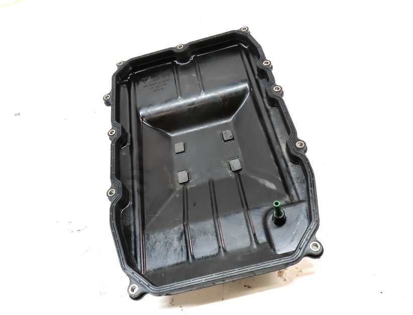 Thumbnail 3: 2011-2017 VW TOUAREG AUDI Q7 (4L) 3.0L 3.6L ENGINE AUTO TRANSMISSION OIL PAN