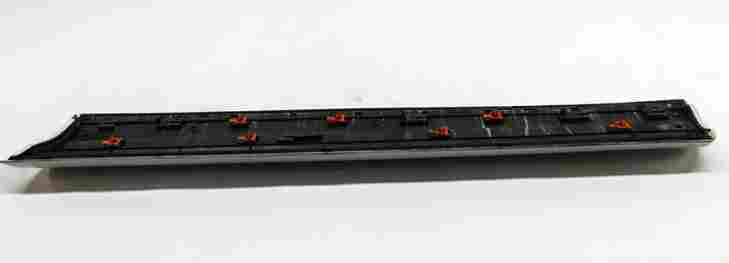 Thumbnail 7: 2014 AUDI Q7 4L FRONT LEFT DRIVER DOOR LOWER TRIM MOULDING PANEL (CARRARA WHITE)