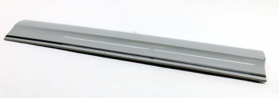 2014 AUDI Q7 (4L) FRONT RIGHT LOWER DOOR TRIM MOULDING PANEL (CARRARA WHITE)