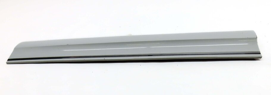 Thumbnail 2: 2014 AUDI Q7 (4L) FRONT RIGHT LOWER DOOR TRIM MOULDING PANEL (CARRARA WHITE)
