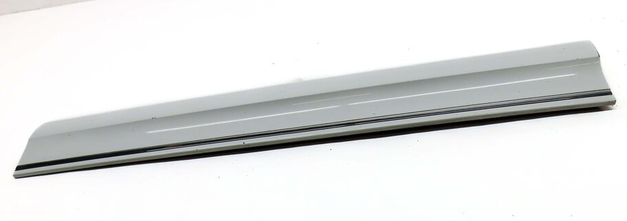 Thumbnail 3: 2014 AUDI Q7 (4L) FRONT RIGHT LOWER DOOR TRIM MOULDING PANEL (CARRARA WHITE)