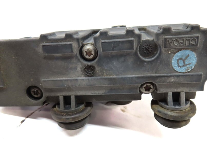 Thumbnail 6: 2006 LAND RANGE ROVER (L322) AIR SUSPENSION TRANSFER RELIEF VALVE RVH500050
