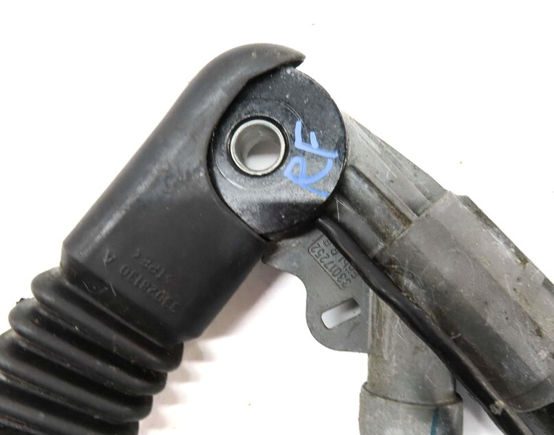 Thumbnail 6: 2003-2006 RANGE ROVER (L322) RIGHT FRONT PASSENGER SEATBELT BUCKLE RECEIVER