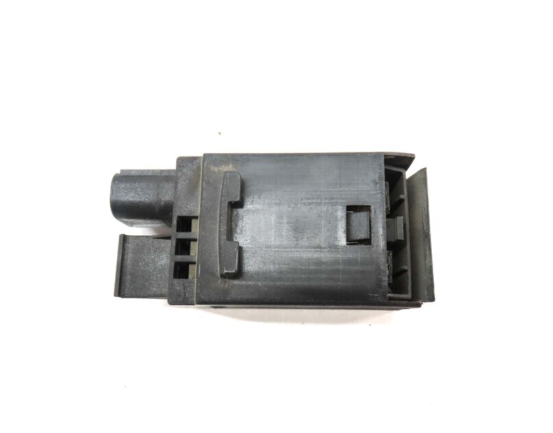Thumbnail 5: 2006 LAND RANGE ROVER (L322) AUXILIARY AUX COOLING FAN SENSOR 64118391470