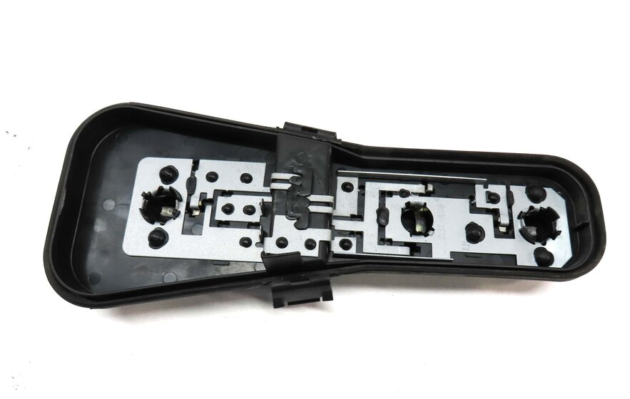 Thumbnail 4: 2006-2009 RANGE ROVER (L322) LEFT DRIVER REAR TAILLIGHT TAIL LIGHT BULB SOCKET