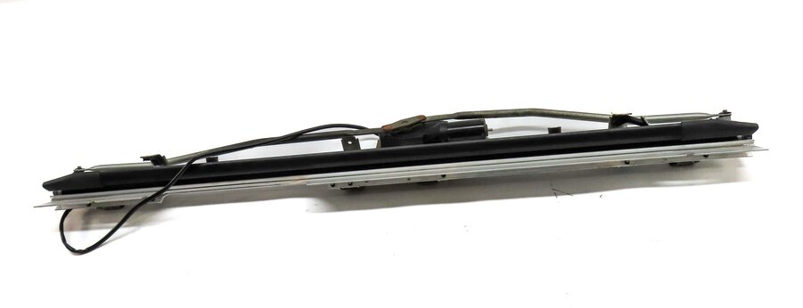 Thumbnail 2: 2011 MERCEDES C300 (W204) REAR WINDOW PRIVACY SUNSHADE ASSEMBLY w/ MOTOR