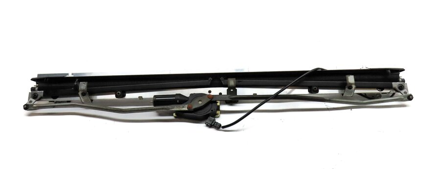 Thumbnail 4: 2011 MERCEDES C300 (W204) REAR WINDOW PRIVACY SUNSHADE ASSEMBLY w/ MOTOR