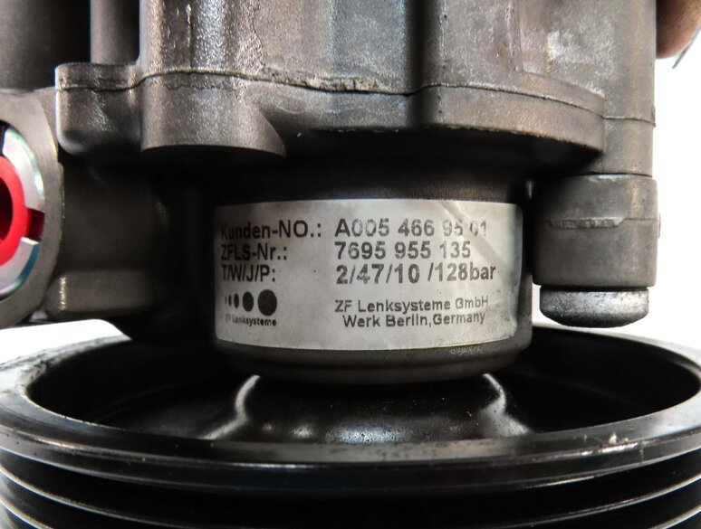 Thumbnail 6: 10-13 MERCEDES C250 C300 C350 E350 E550 (W204 W207) 3.0L POWER STEERING PUMP