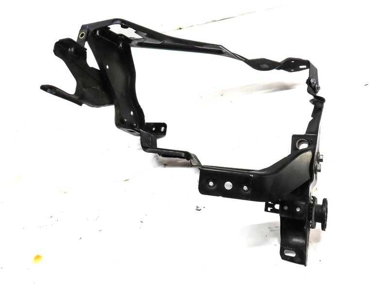 Thumbnail 5: 2011 MERCEDES C300 (W204) FRONT LEFT DRIVER HEADLIGHT MOUNT BRACKET 204620595