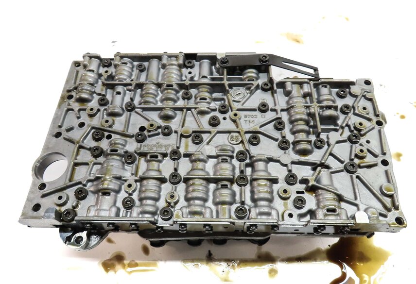 Thumbnail 6: 09-11 MB C300 (W204) AWD 4MATIC 272.9 A/T TRANSMISSION VALVE BODY w/o CONDUCTOR