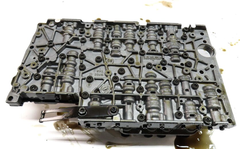 Thumbnail 8: 09-11 MB C300 (W204) AWD 4MATIC 272.9 A/T TRANSMISSION VALVE BODY w/o CONDUCTOR