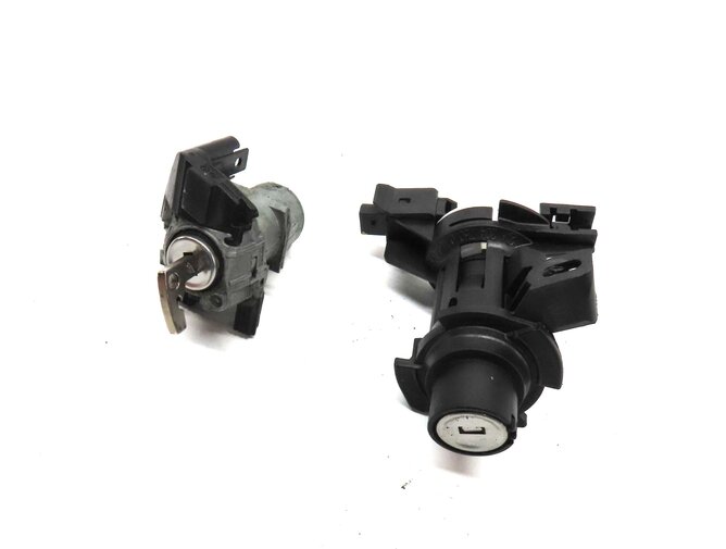 2011 MERCEDES C300 W204 FRONT LEFT DRIVER DOOR & TRUNK LOCK CYLINDER & KEY SET 2