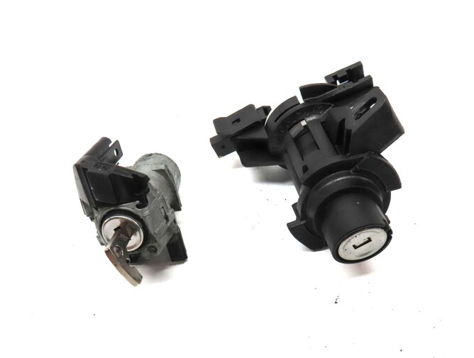 Thumbnail 3: 2011 MERCEDES C300 W204 FRONT LEFT DRIVER DOOR & TRUNK LOCK CYLINDER & KEY SET 2