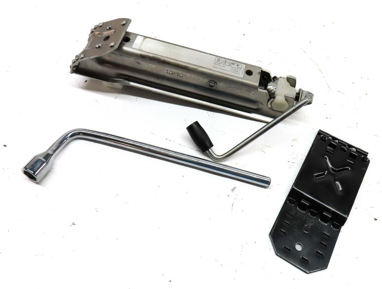 2011 MERCEDES C300 (W204) EMERGENCY ROADSIDE SCISSOR JACK w/ LUG WRENCH & CHOCK