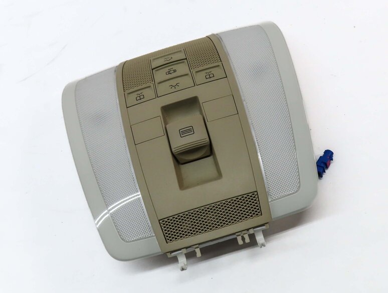 Thumbnail 3: 2011 MERCEDES C300 (W204) FRONT CENTER ROOF PRIMARY DOMELIGHT ASSEMBLY (BEIGE)