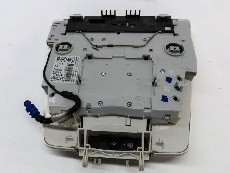 Thumbnail 6: 2011 MERCEDES C300 (W204) FRONT CENTER ROOF PRIMARY DOMELIGHT ASSEMBLY (BEIGE)