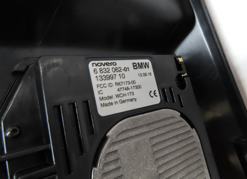Thumbnail 8: 2017 BMW X3 (F25) CENTER CONSOLE PHONE CHARGING DOCK w/ STORAGE TRAY COMPARTMENT