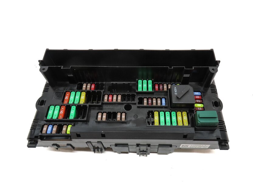 Thumbnail 2: 2017 BMW X3 (F25) RELAY JUNCTION POWER FUSE BOX 9315150