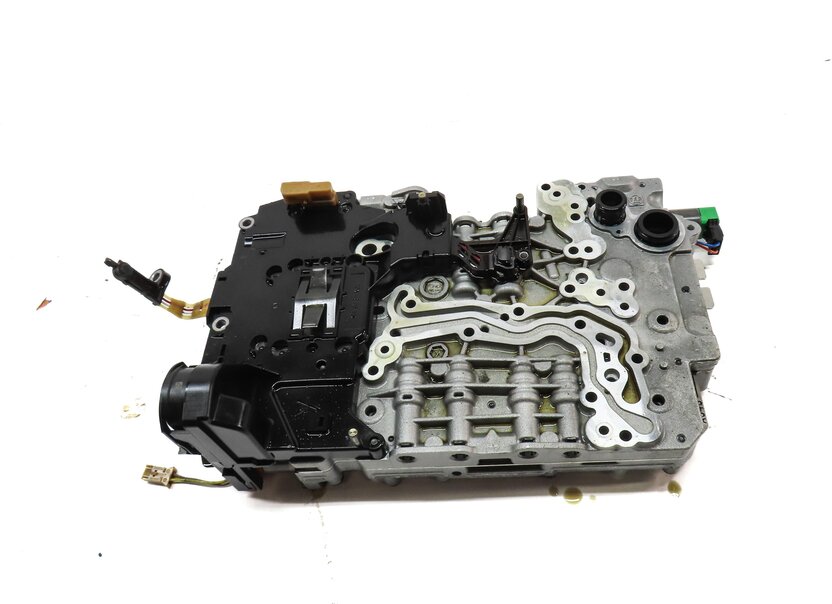 Thumbnail 2: 14-18 BMW 328i 428i X3 X4 F25 F30 F32 8HP-45 AWD AUTO TRANSMISSION VALVE BODY