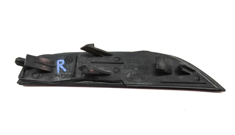 Thumbnail 6: 2015 LAND RANGE ROVER EVOQUE (L538) FRONT RIGHT PASSENGER FOGHLIGHT TRIM SET 2