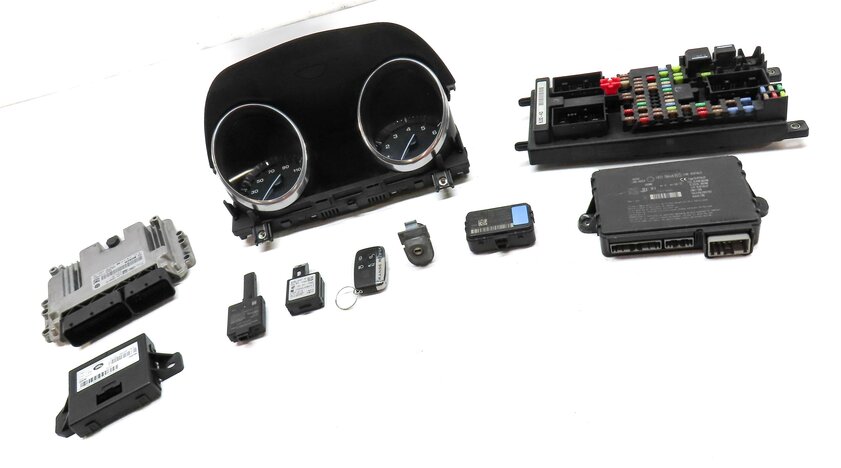 Thumbnail 23: 2014-2015 RANGE ROVER EVOQUE (L538) 2.0L TURBO ENGINE IMMOBILIZER MODULE KEY SET