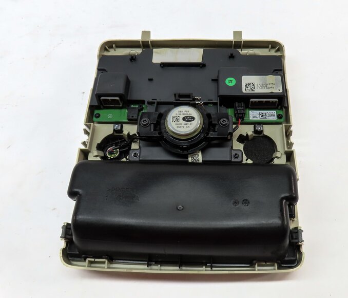 Thumbnail 6: 2015 LAND RANGE ROVER EVOQUE L538 FRONT ROOF DOME LIGHT & SWITCH BUTTONS (IVORY)