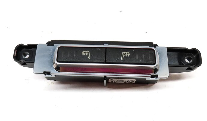 Thumbnail 4: 2015 LAND RANGE ROVER EVOQUE (L538) REAR HEATED SEAT SWITCH BUTTON PANEL