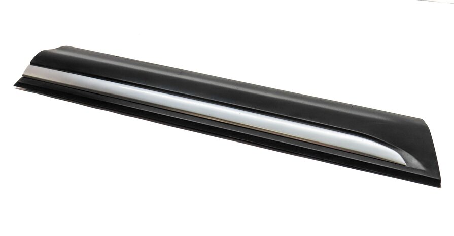 2015 LAND RANGE ROVER EVOQUE (L538) FRONT LEFT LOWER DOOR TRIM MOULDING (BLACK)