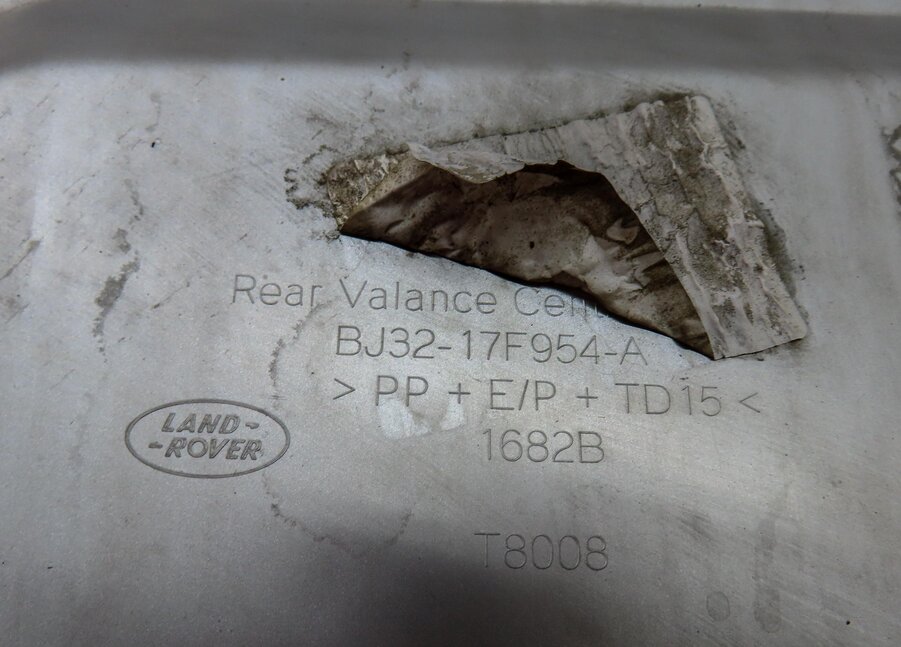 Thumbnail 7: 2015 LAND RANGE ROVER EVOQUE (L538) REAR LOWER BUMPER VALANCE TRIM PANEL