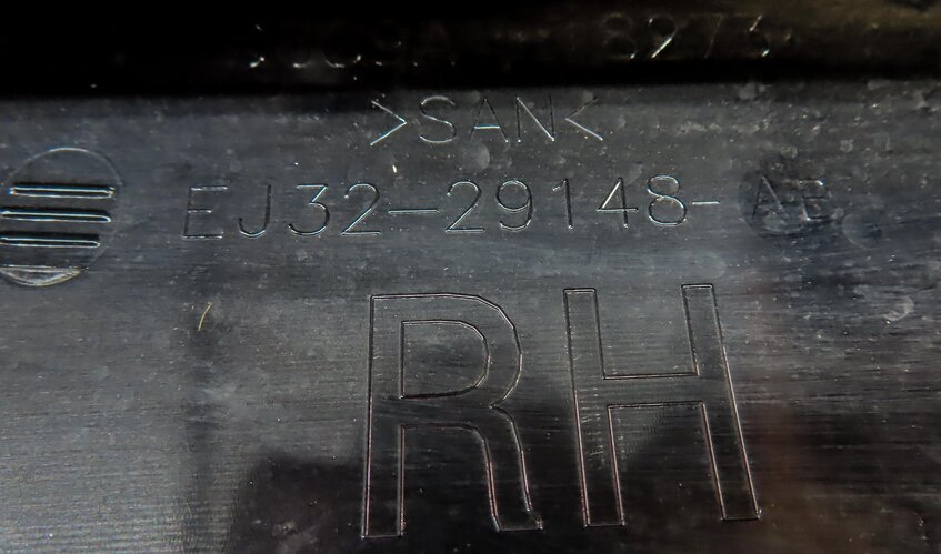 Thumbnail 7: 2015 LAND RANGE ROVER EVOQUE (L538) REAR RIGHT PILLAR TRIM PANEL (BLACK)