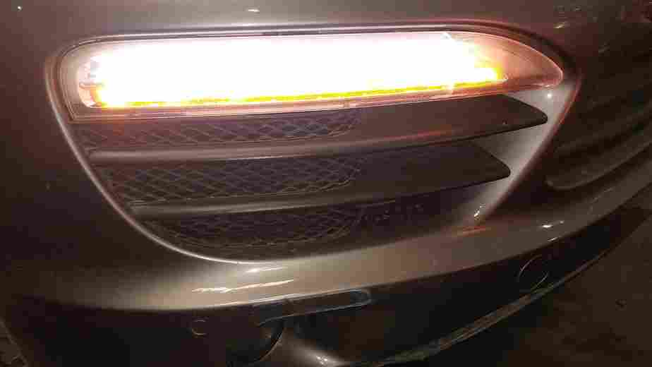 Thumbnail 2: 11-14 PORSCHE CAYENNE (958) RIGHT FRONT DRL DAY TIME RUNNING MARKER LIGHT LAMP
