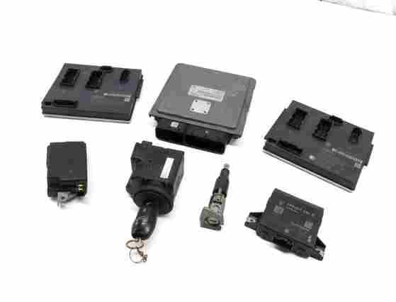 11-14 PORSCHE CAYENNE (958) 4.8L NON-TURBO ENGINE ECM IMMOBILIZER MODULE KEY SET