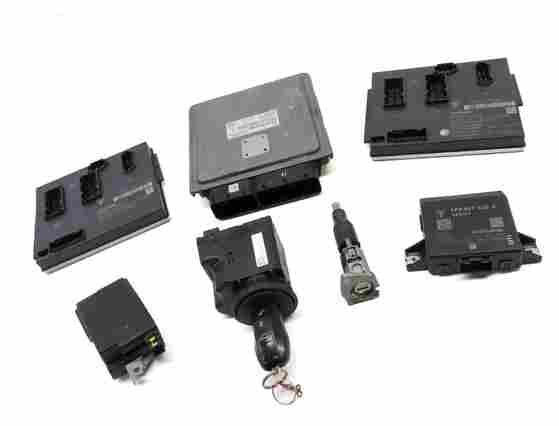 Thumbnail 3: 11-14 PORSCHE CAYENNE (958) 4.8L NON-TURBO ENGINE ECM IMMOBILIZER MODULE KEY SET