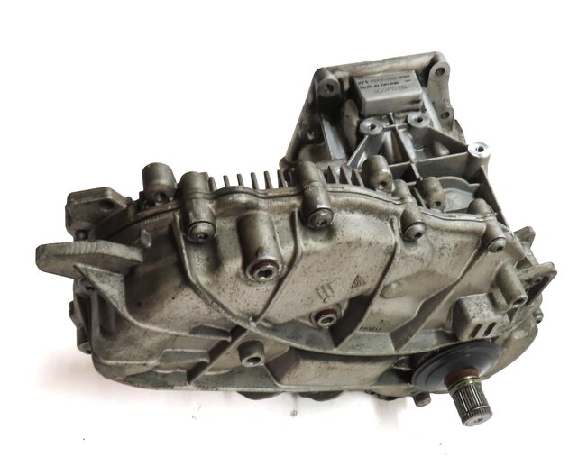 Thumbnail 2: 11-18 PORSCHE CAYENNE 958 4.8L GKB NBM NFB FRONT TRANSFER CASE (w/o SHIFT MOTOR)
